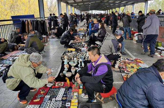 最新熱門地攤好貨大揭秘，不容錯過的購物盛宴！